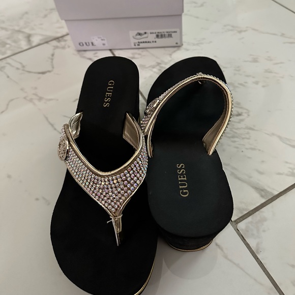 Guess sandals almost new, worn only once. - Picture 1 of 9